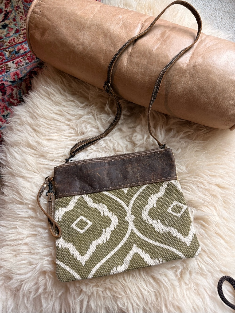 Myra bag crossbody